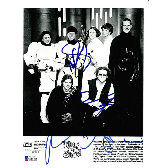 That '70s Show Cast Signed Star Wars 8x10 Photo 4